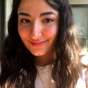 Meet your Posher, Estee